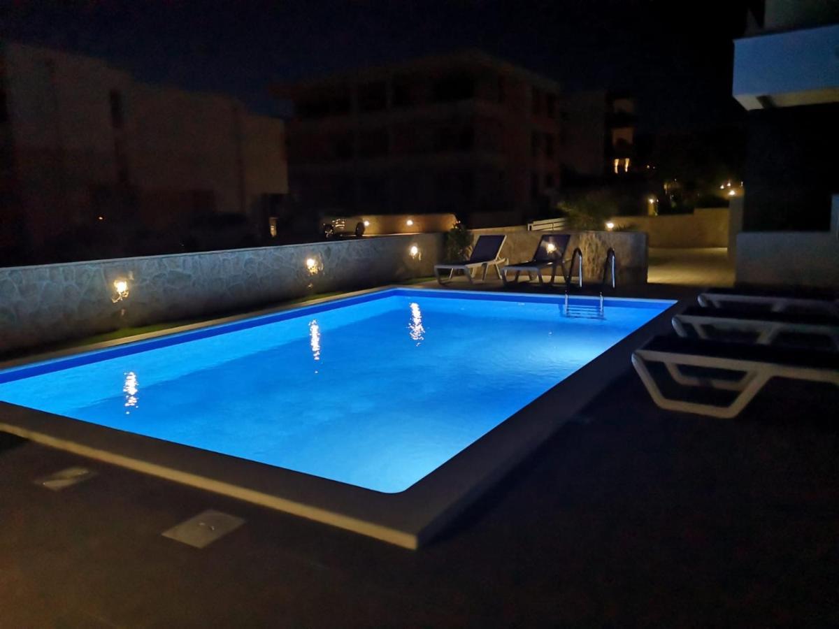 Villa Mateo Novalja Buitenkant foto