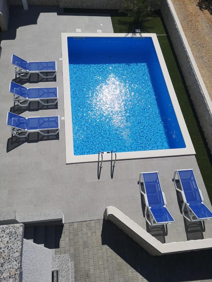 Villa Mateo Novalja Buitenkant foto